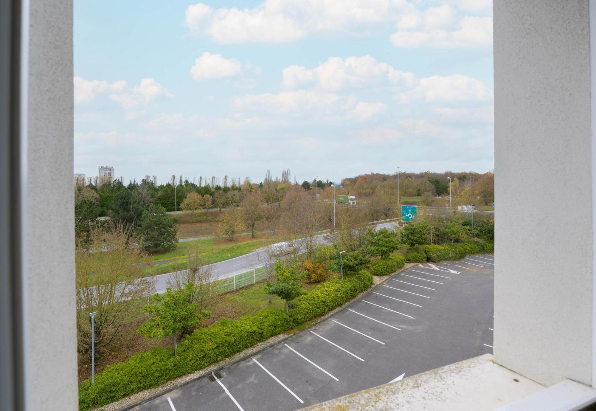 B&B Hotel Creil Chantilly Екстер'єр фото